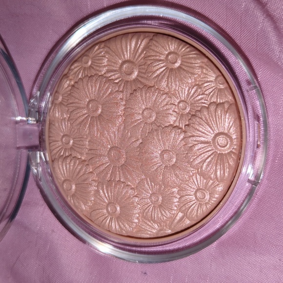 LIMITED EDITION CLINIQUE LUNAR POP FLOWER HIGHLIGHTER - Picture 2 of 2
